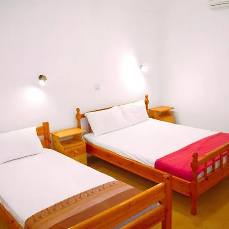 Gerakari Thalassa * Kypseli